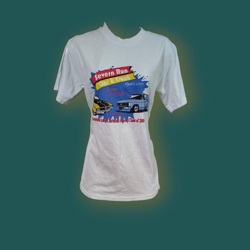 White vintage 2005 racing tee